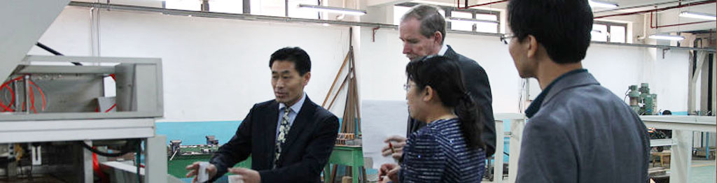 英国南泰恩赛德学院校长John Gary Hindmarch先生来我校开展“影子校长”项目交流